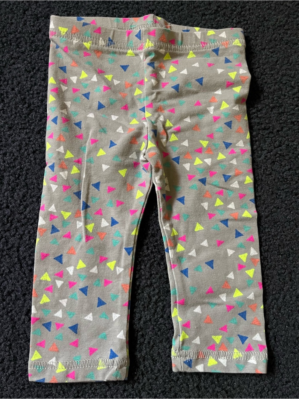 Circo Gray Leggings with Multicolor Triangle Print